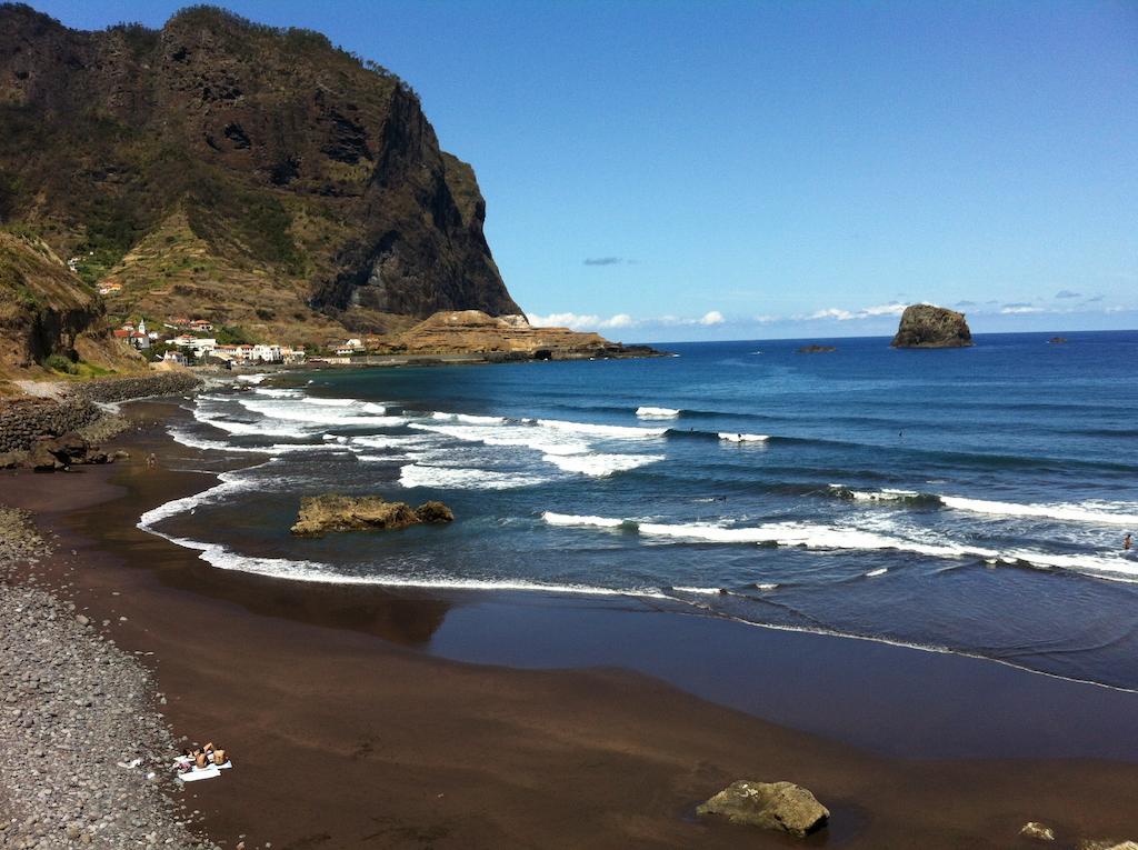 Madeira Surf Camp Porto Da Cruz Exterior foto